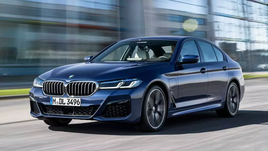 2020-BMW-5-Serisi